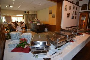 tisch-buffet-horstmar-leer